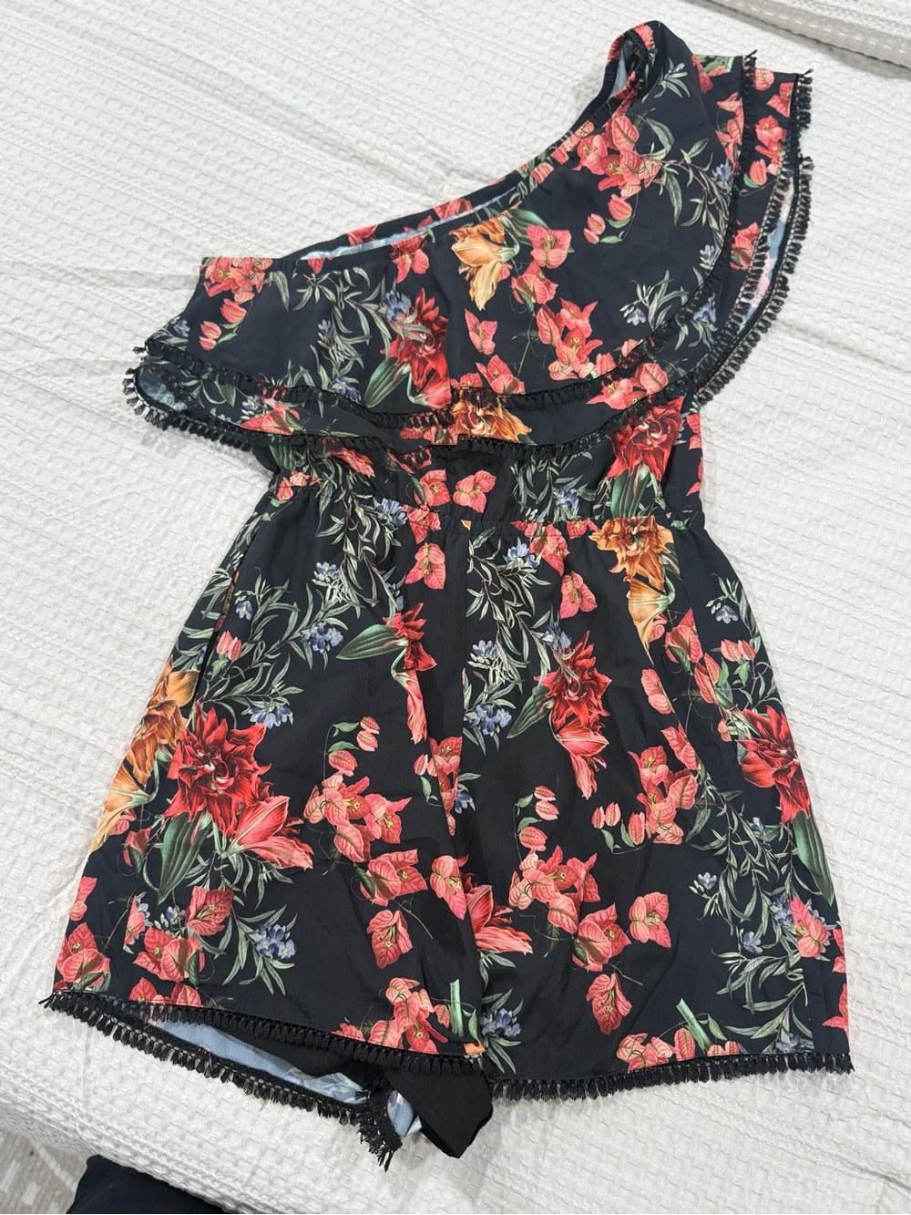 bebe Black One-Shoulder Floral Romper with Lace Trim - Picture 3 of 8
